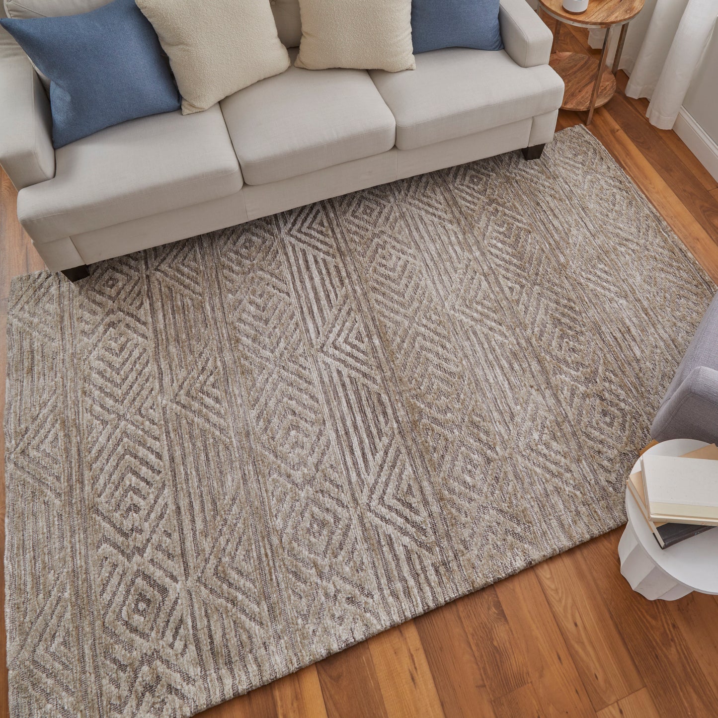 Colton Modern/Luxury & Glam/Mid-Century Modern Tan/Ivory/Brown Accent Rug