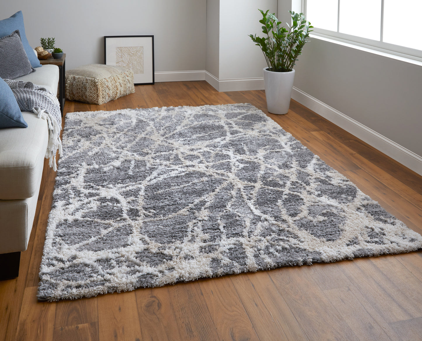 Mynka Transitional/Casual Gray/Ivory Runner  Feizy Rugs Small Parcel,Feizy Rugs,Mynka,Gray/Ivory,2'6" x 8',Runner,Polyester,Transitional/Casual,Turkey