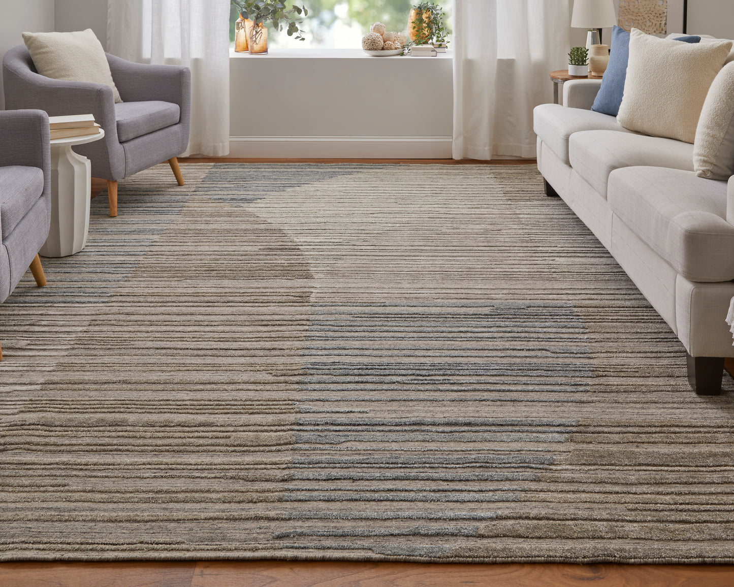 Elias Modern/Bohemian & Eclectic Brown/Blue/Tan Accent Rug