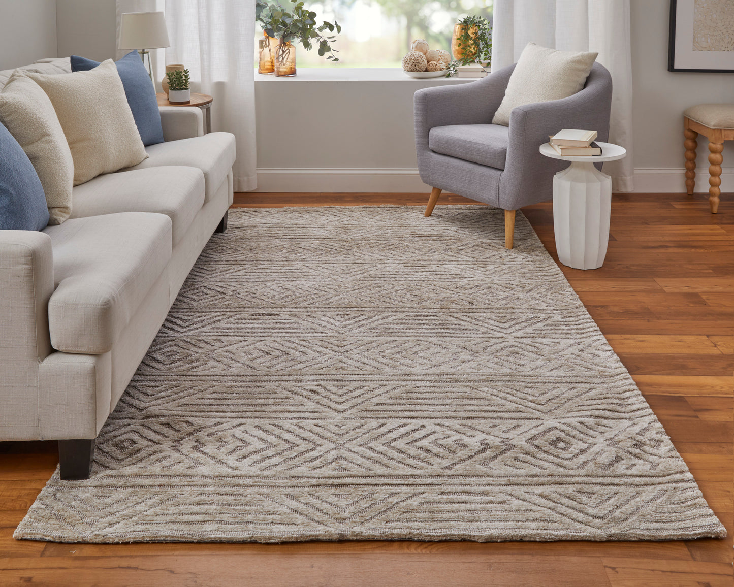 Colton Modern/Luxury & Glam/Mid-Century Modern Tan/Ivory/Brown Accent Rug