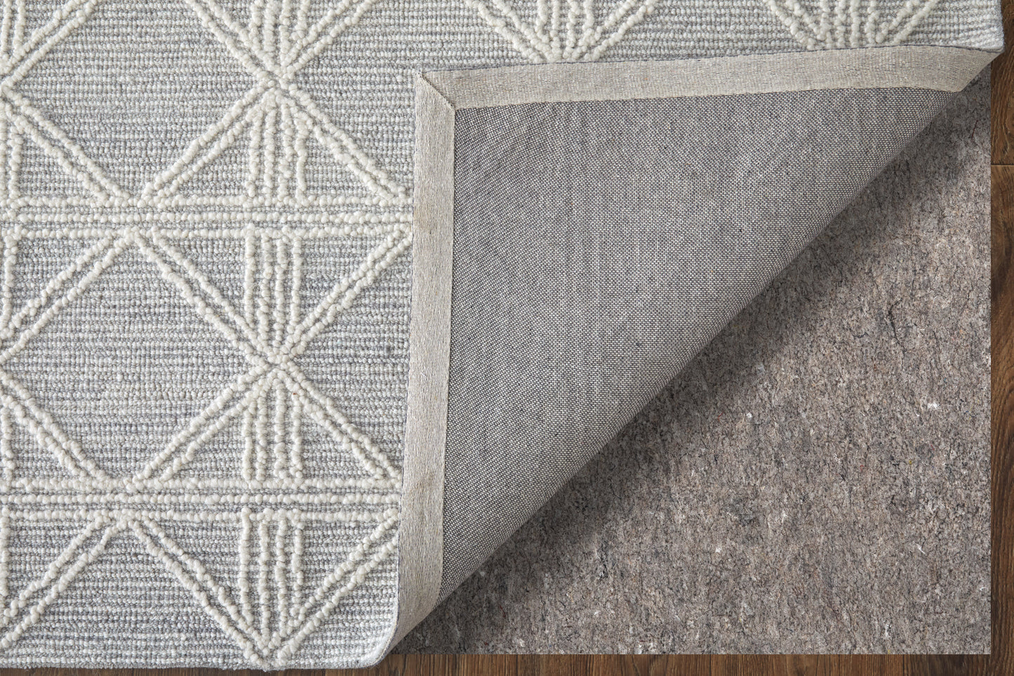 Corwin Modern/Global Gray/Ivory Accent Rug