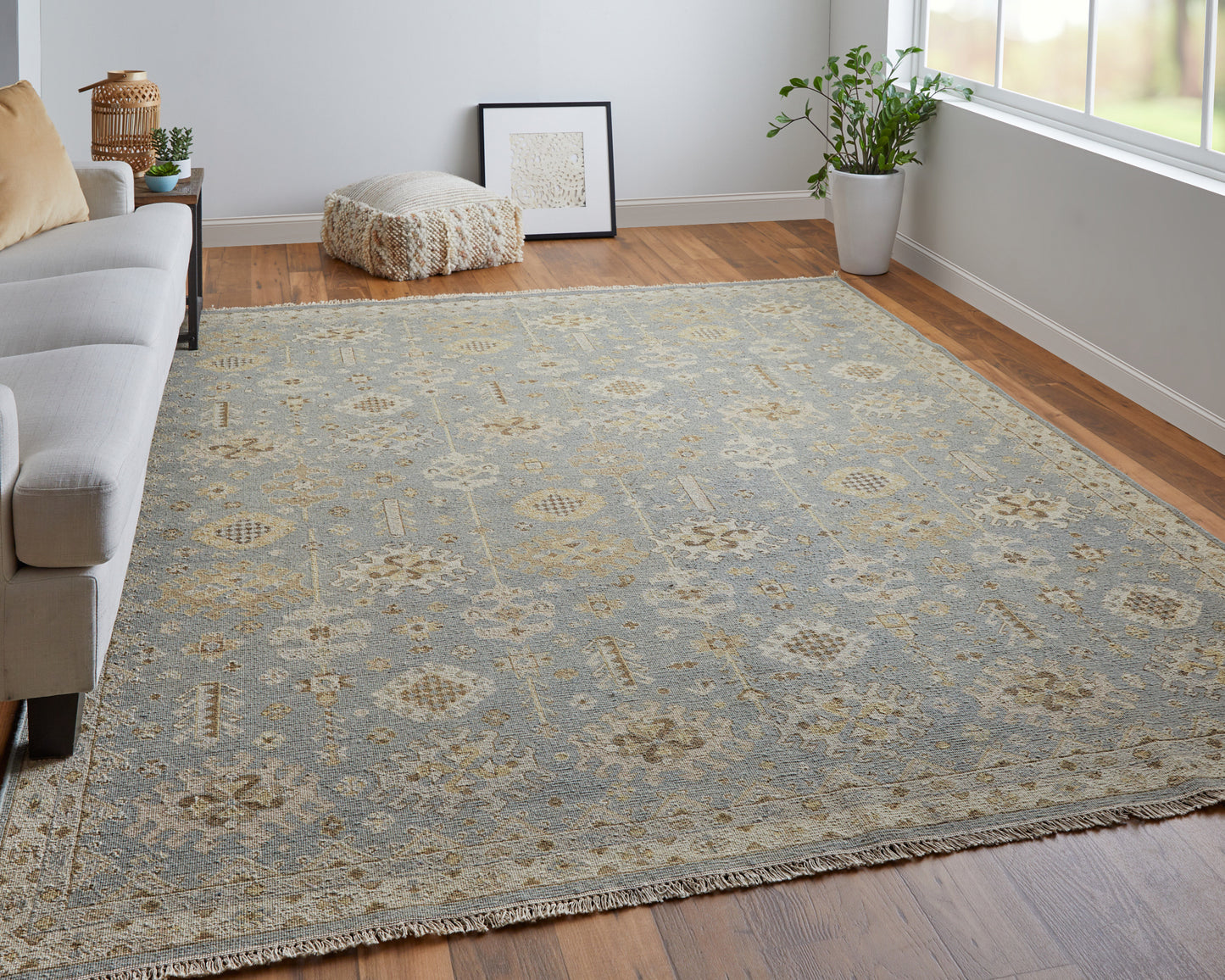 Corbitt Traditional/Classic Blue/Gray/Ivory Area Rug