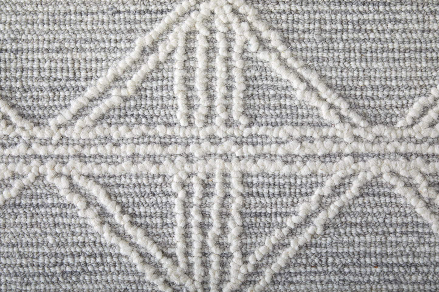 Corwin Modern/Global Gray/Ivory Accent Rug