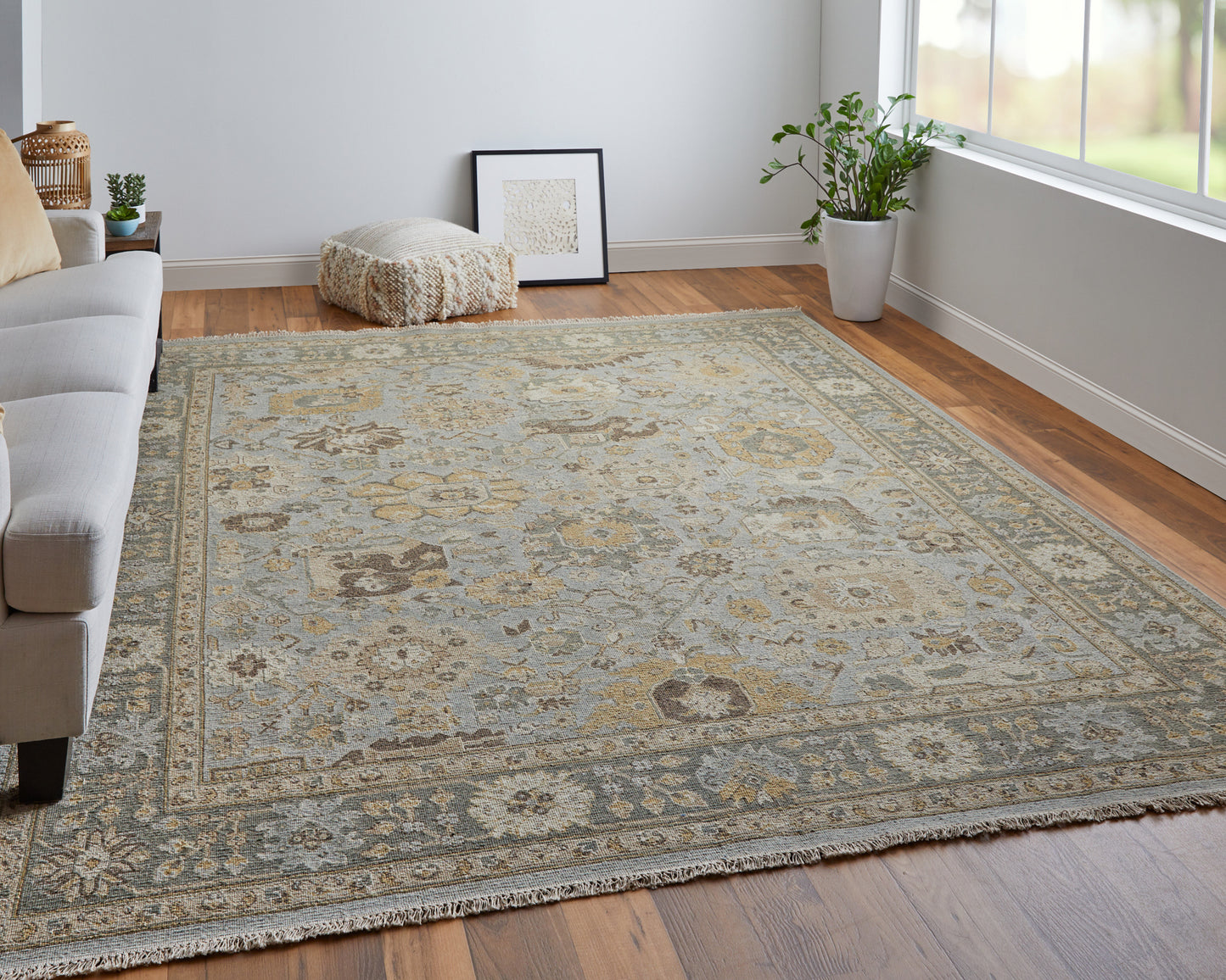 Corbitt Traditional/Classic Blue/Gold/Gray Accent Rug