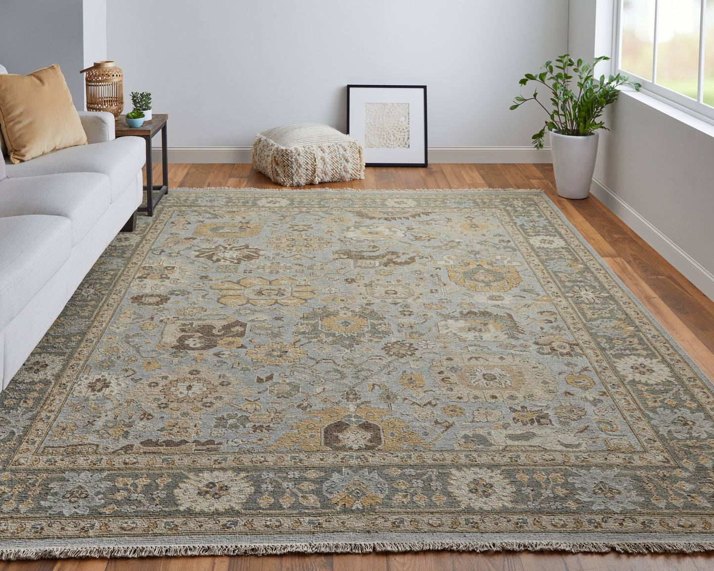 Corbitt Traditional/Classic Blue/Gold/Gray Accent Rug