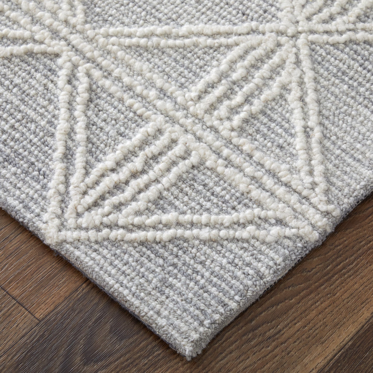 Corwin Modern/Global Gray/Ivory Accent Rug