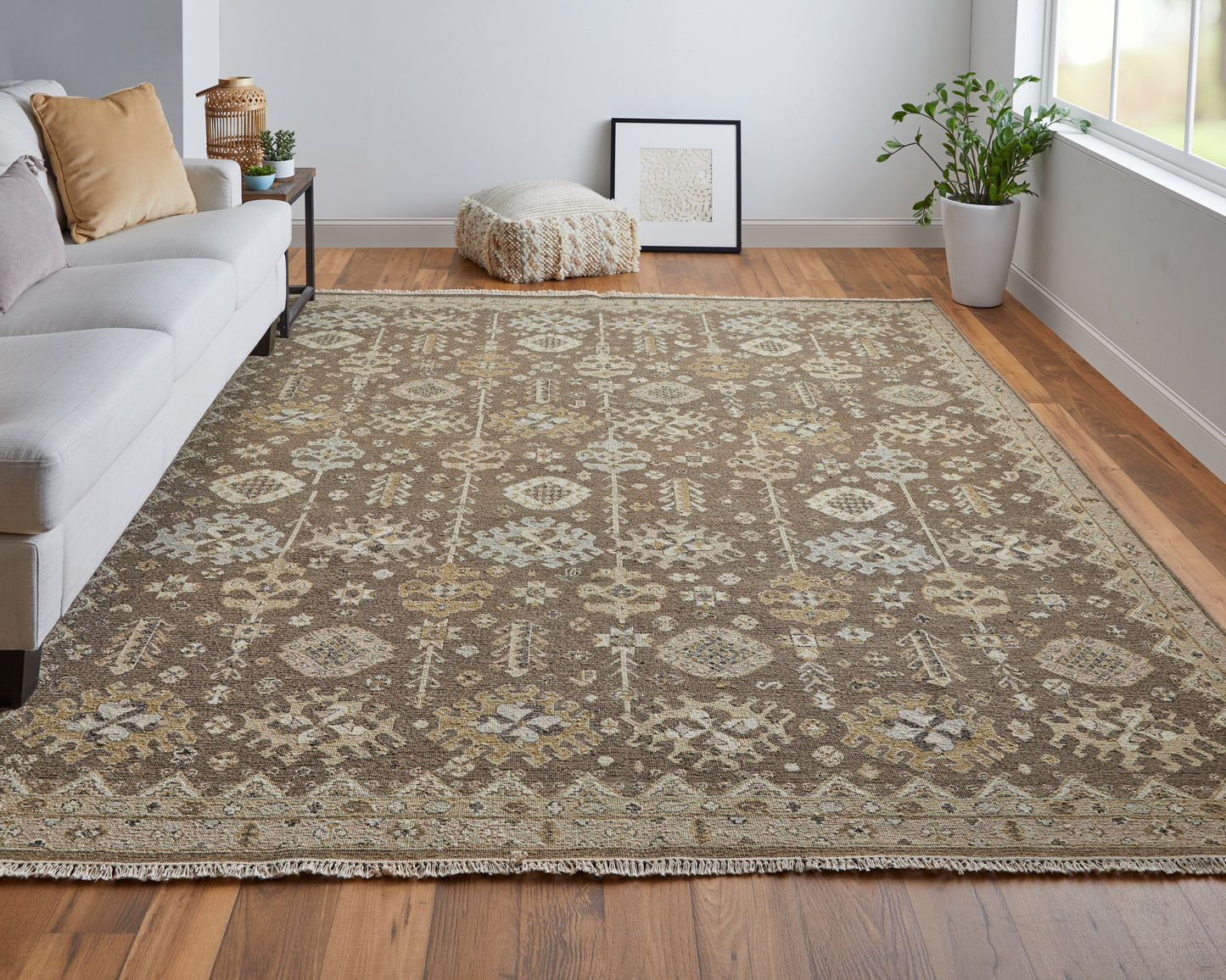 Corbitt Traditional/Classic Brown/Ivory Accent Rug