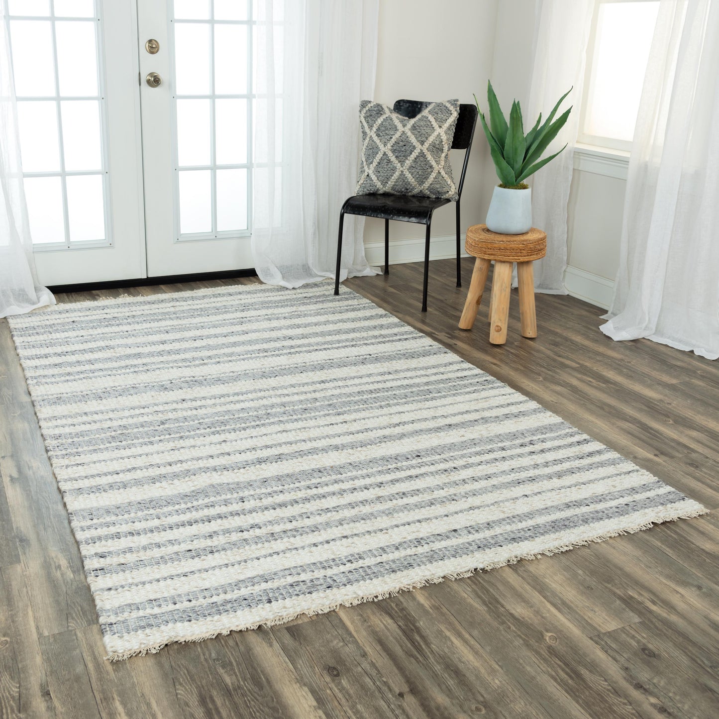 Capri CPI101 Ivory/Gray Hand Woven Rug - Rizzy