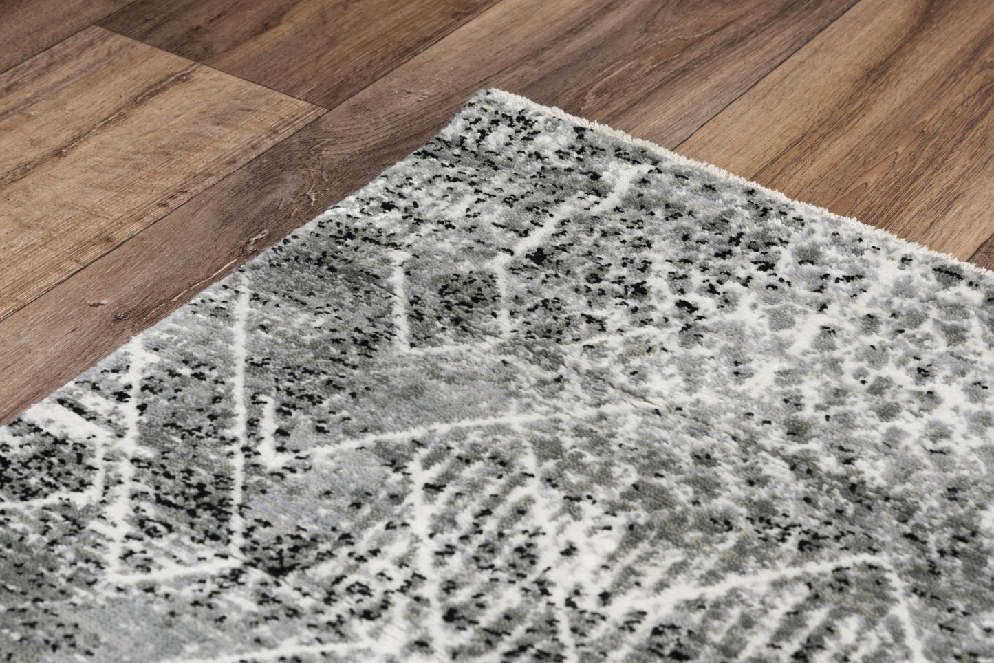 Couture CUT111 Black/Ivory Hybrid Rug - Rizzy