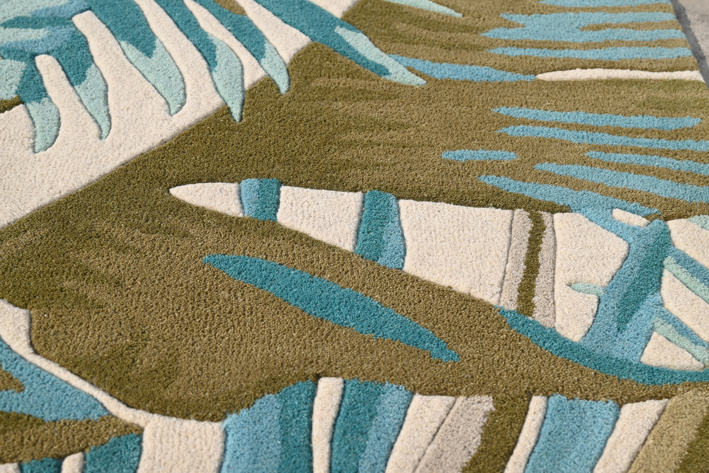 Cove 3002 Ivory/Teal Palms Hand Tufted Area Rug - Kas