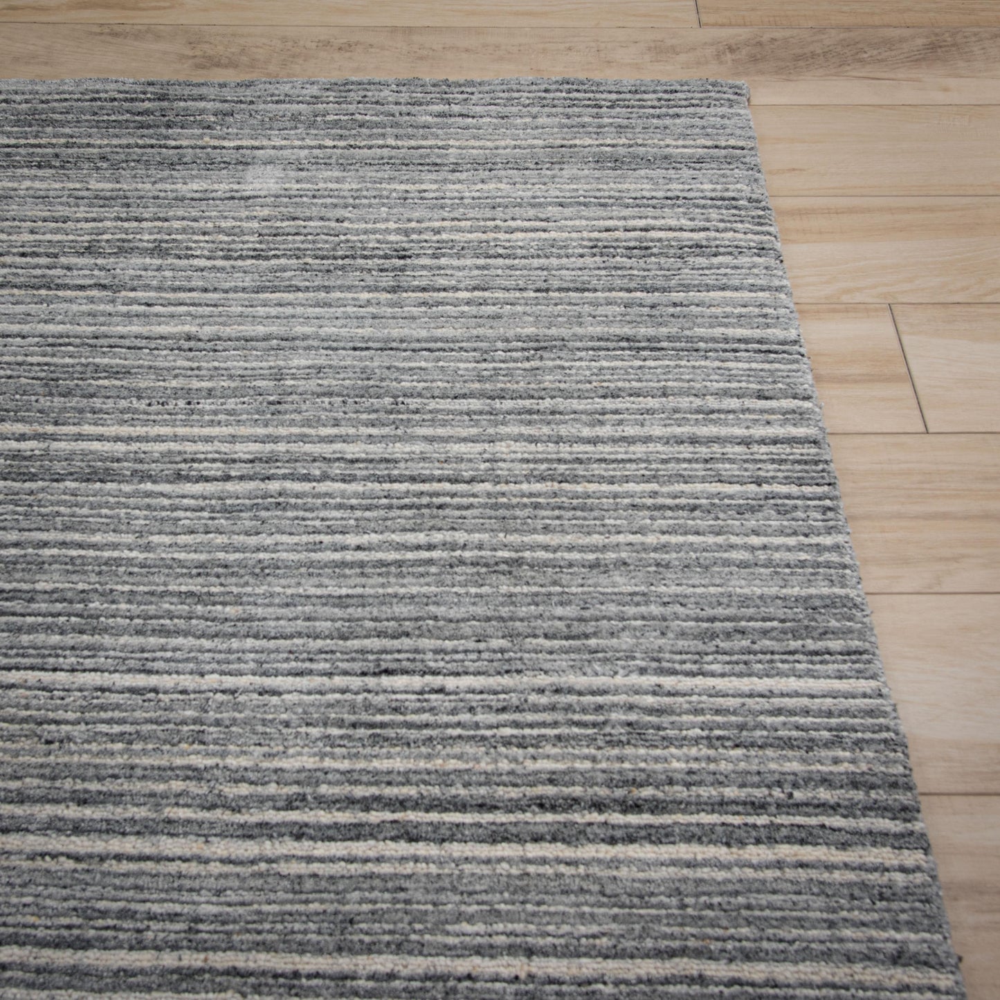 Luxe LUX706 Ivory/Gray Hand Loomed Rug - Rizzy