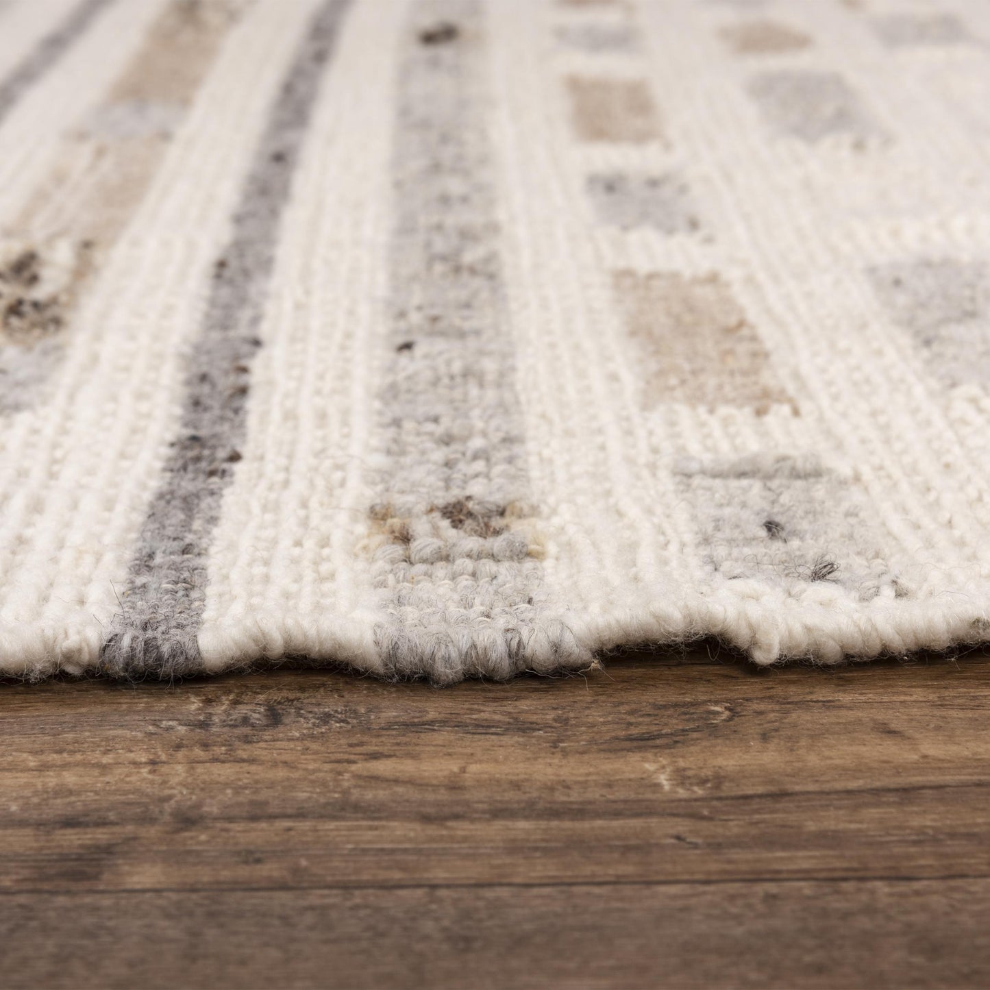 Nova NVA945 Silver/Ivory Hand Woven Rug - Rizzy