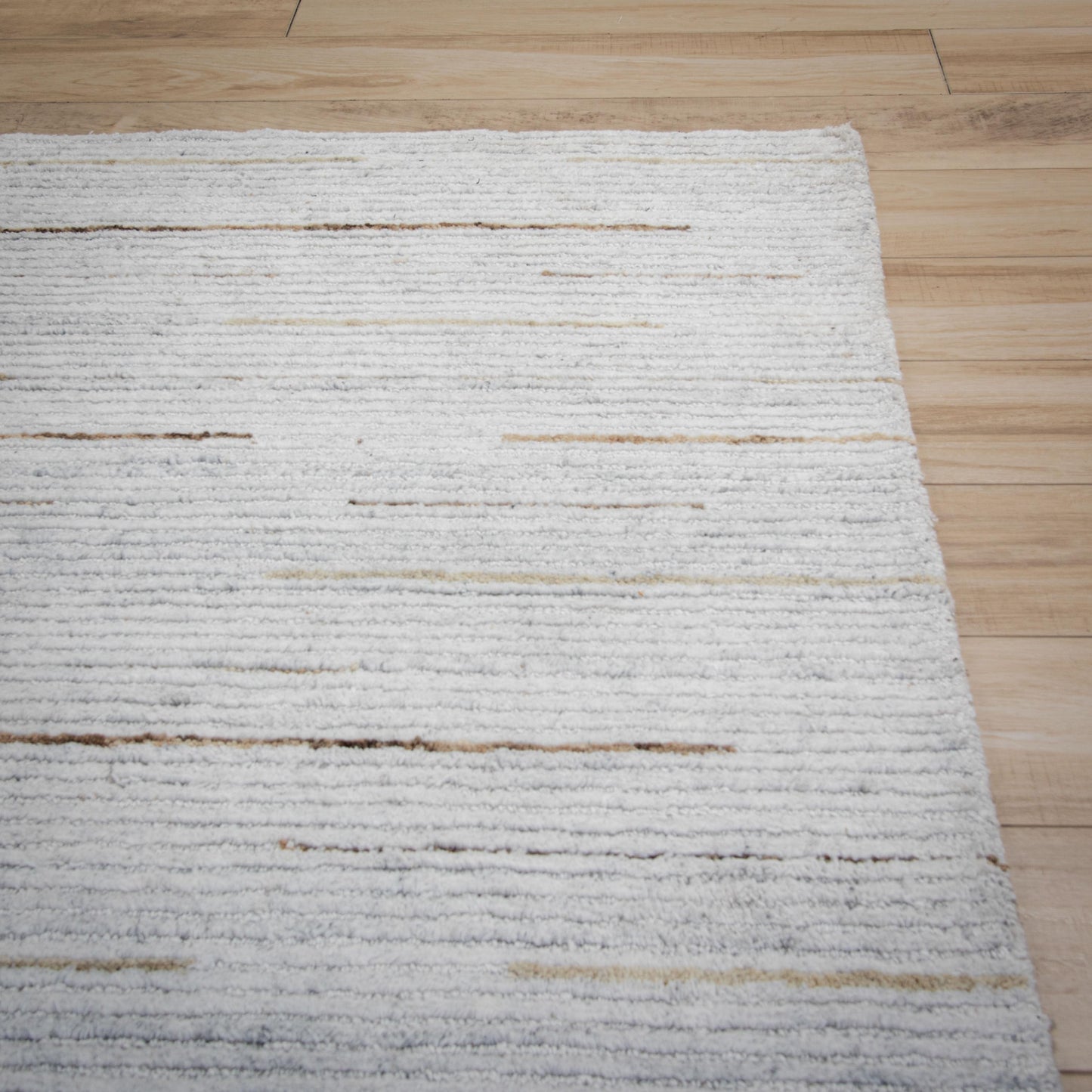 Strada SDA728 Ivory Hand Tufted Rug - Rizzy