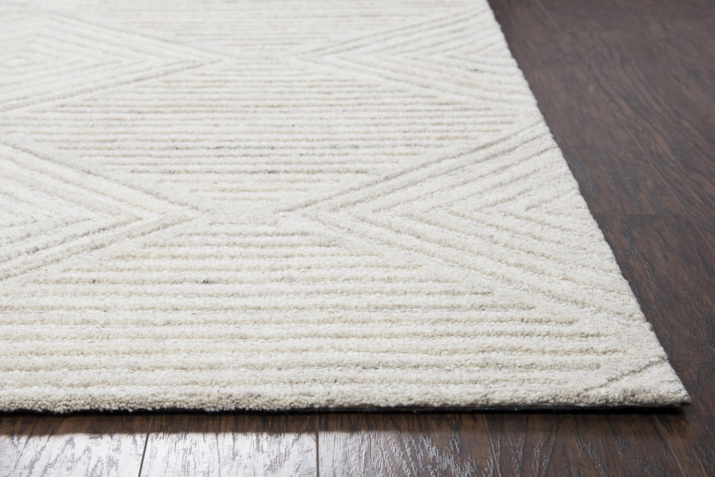 Suffolk SK333A Ivory/Natural Hand Tufted Rug - Rizzy