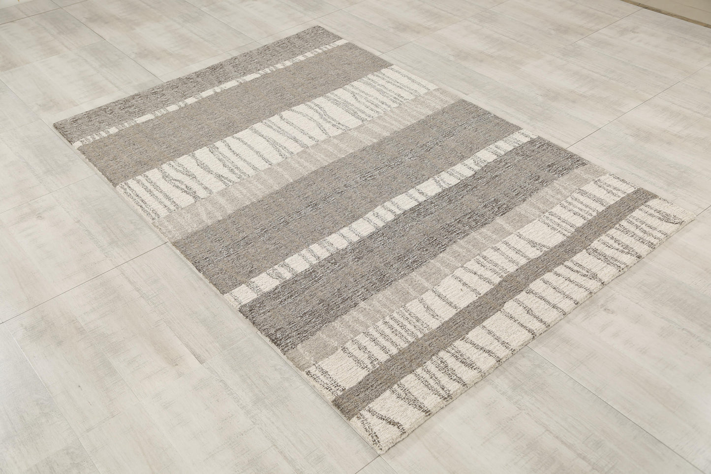 Taylor TAY892 Gray/Natural Hand Tufted Rug - Rizzy