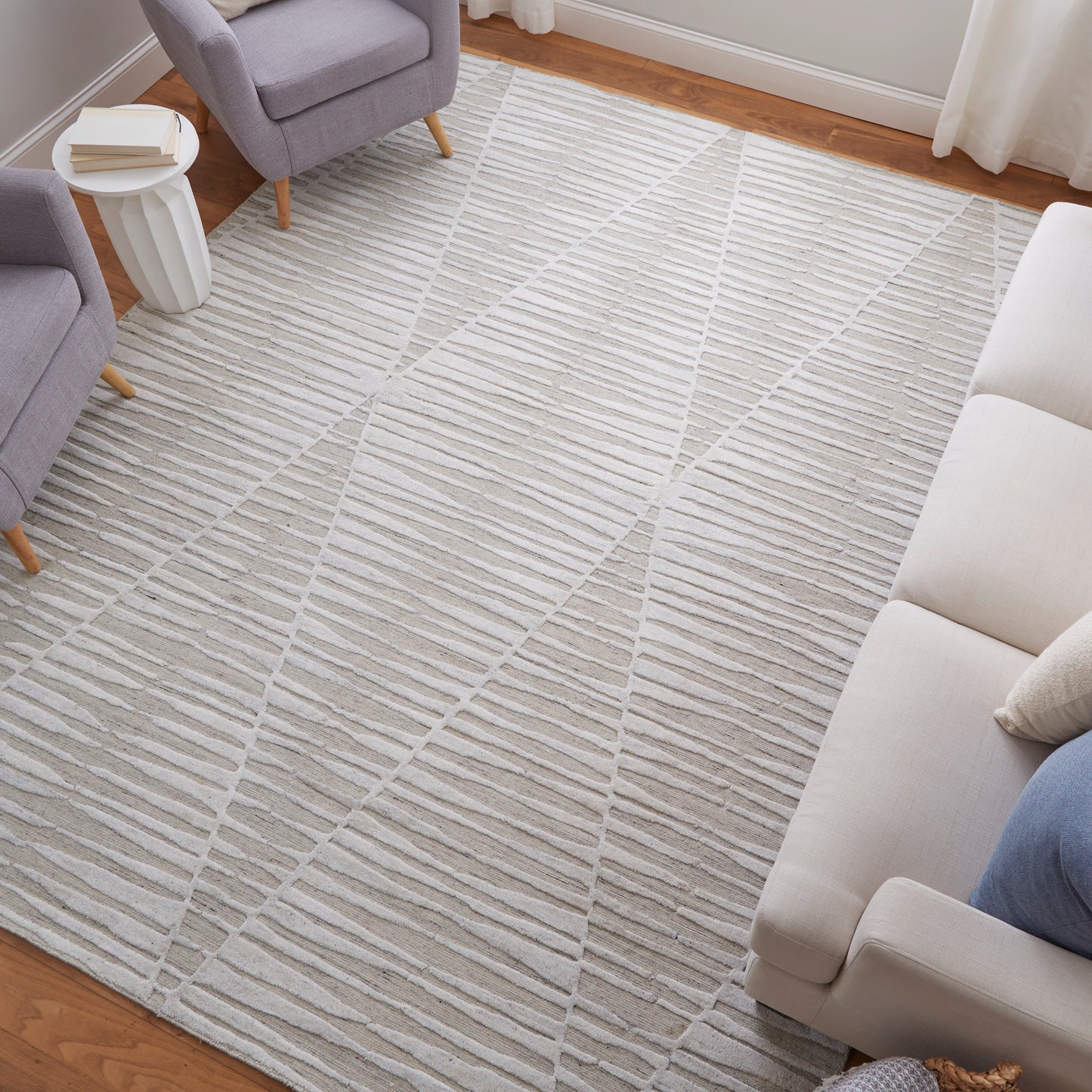 Elias Modern/Bohemian & Eclectic Ivory/Tan Accent Rug