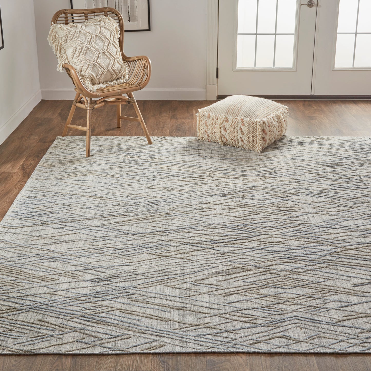 Elias Modern/Casual Gray/Blue Accent Rug