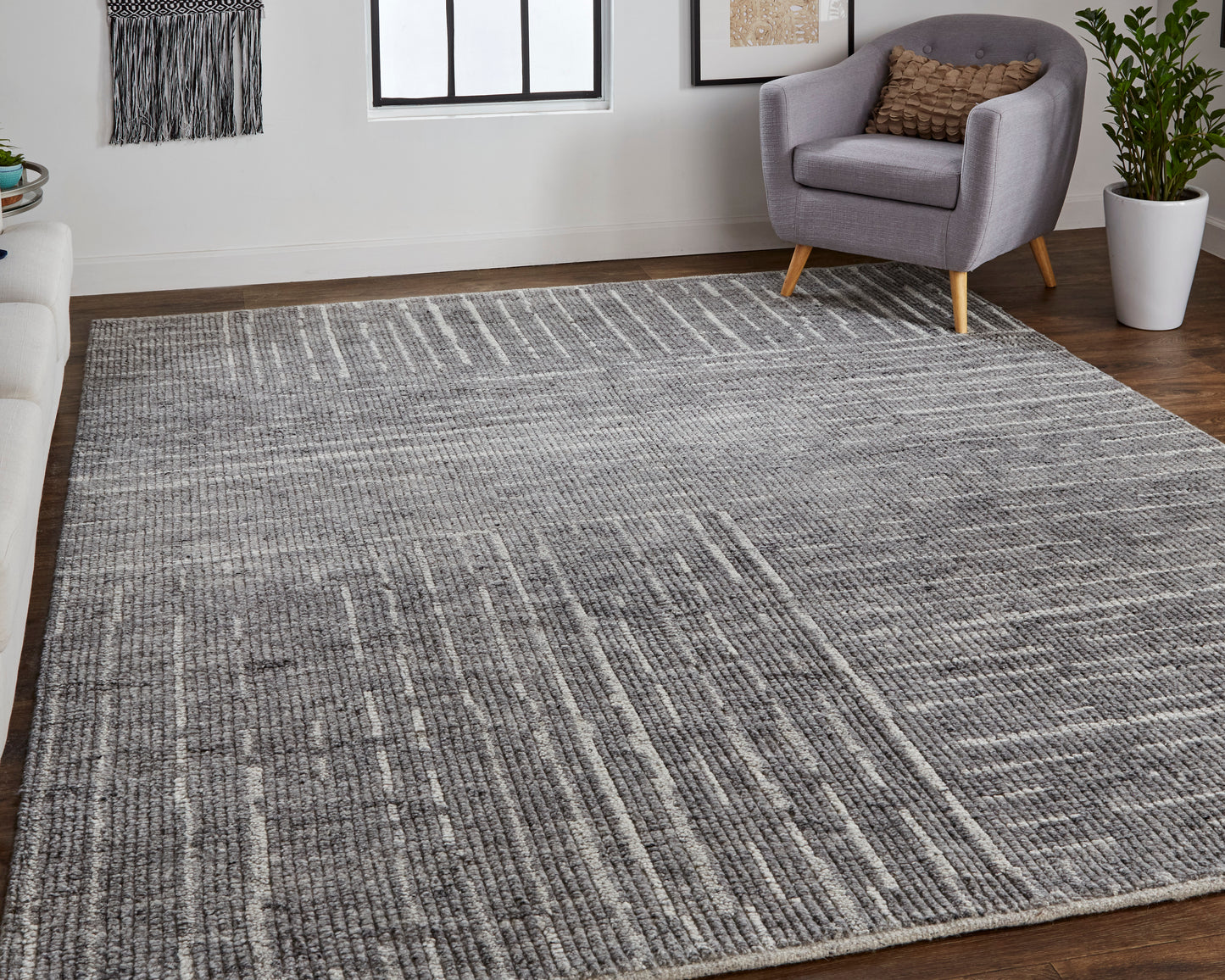 Alford Modern/Mid-Century Modern/Industrial Gray/Silver/Ivory Accent Rug