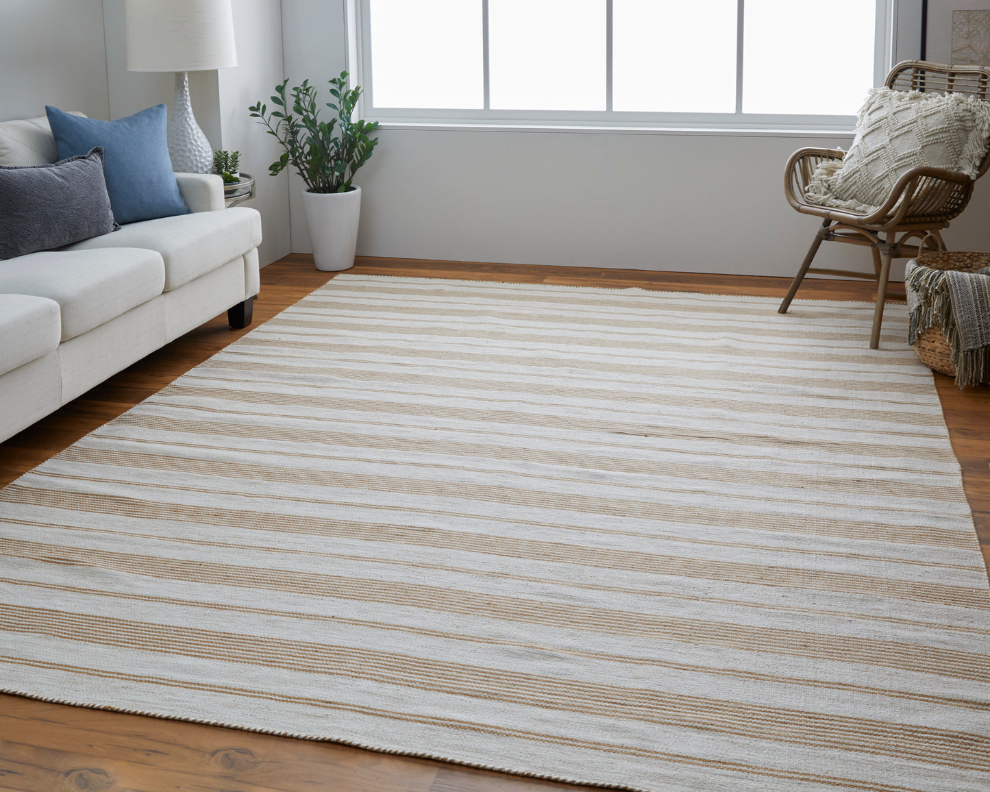 Duprine Transitional/Casual/Nautical & Coastal Ivory/Taupe/Brown Accent Rug