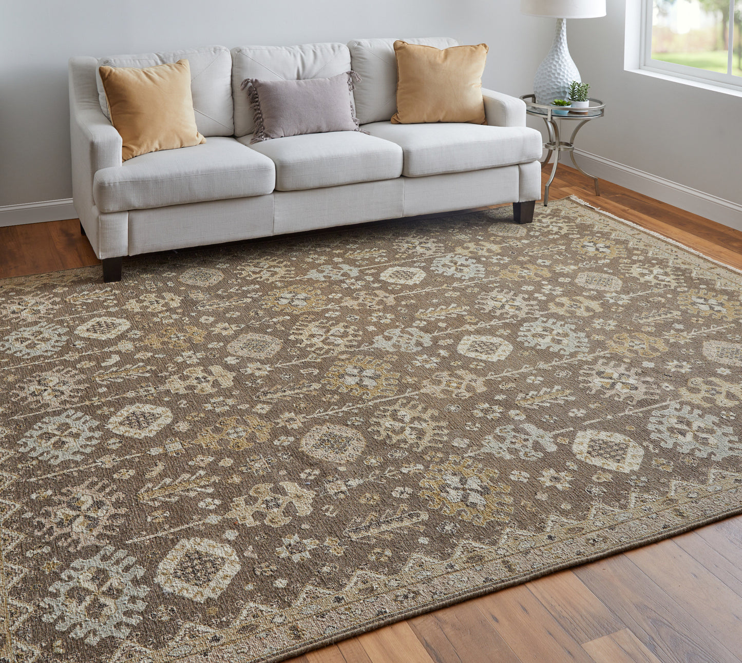 Corbitt Traditional/Classic Brown/Ivory Accent Rug