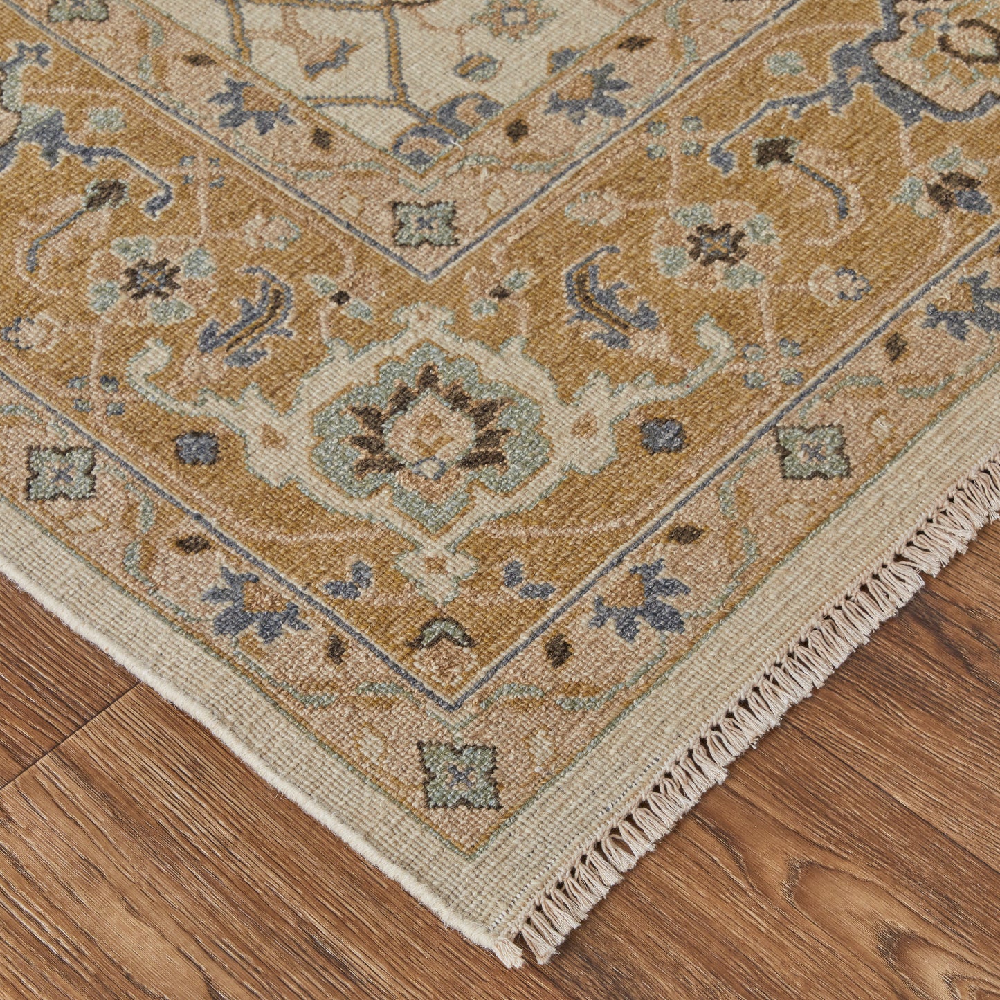 Corbitt Traditional/Classic Ivory/Gold Area Rug