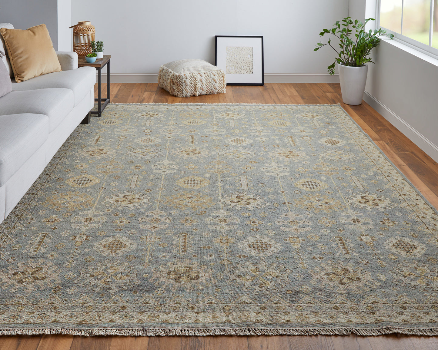 Corbitt Traditional/Classic Blue/Gray/Ivory Area Rug