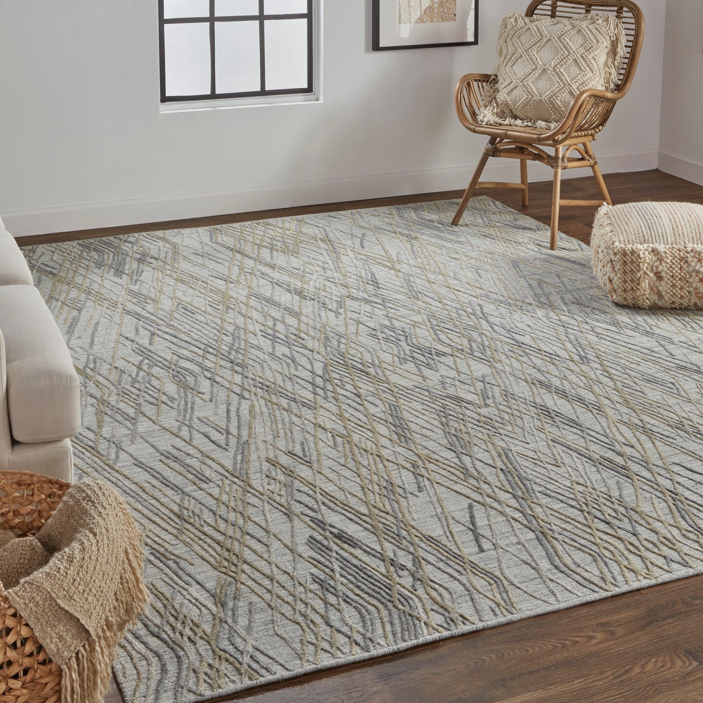 Elias Modern/Casual Gray/Ivory Accent Rug