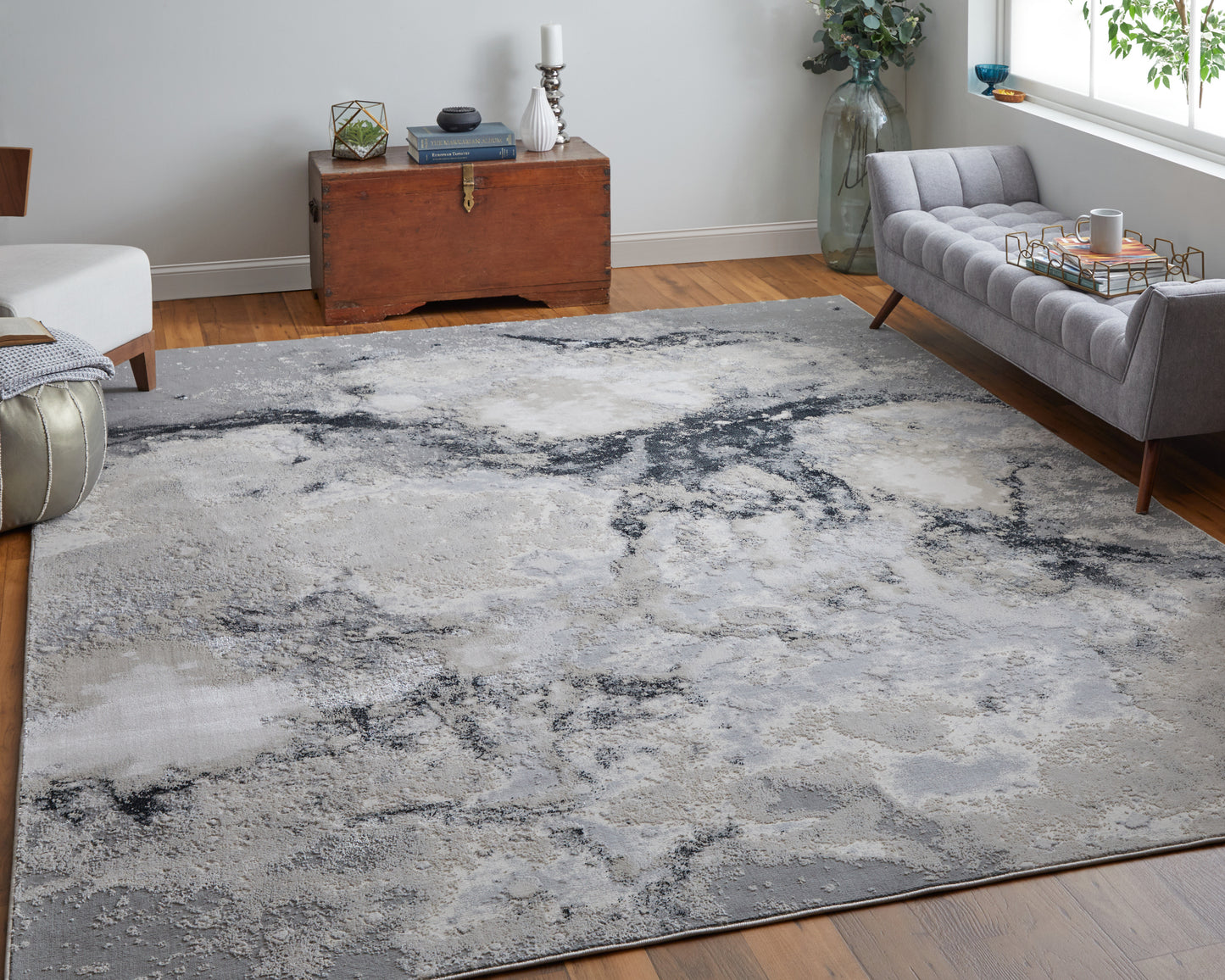 Astra Transitional/Industrial/Casual Gray/Ivory Accent Rug