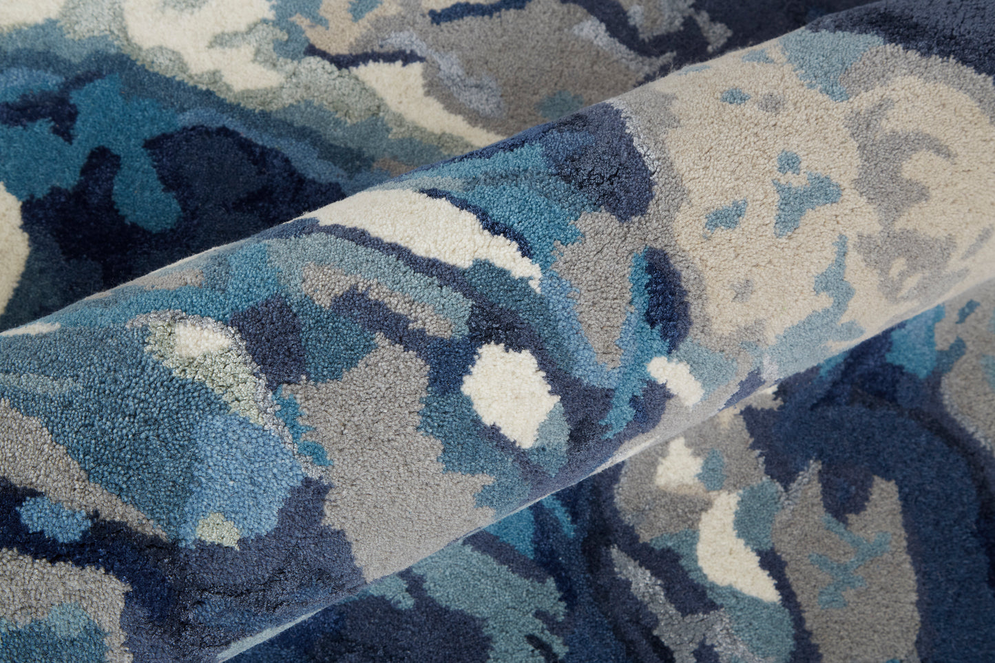 Dafney Transitional/Casual Blue Accent Rug