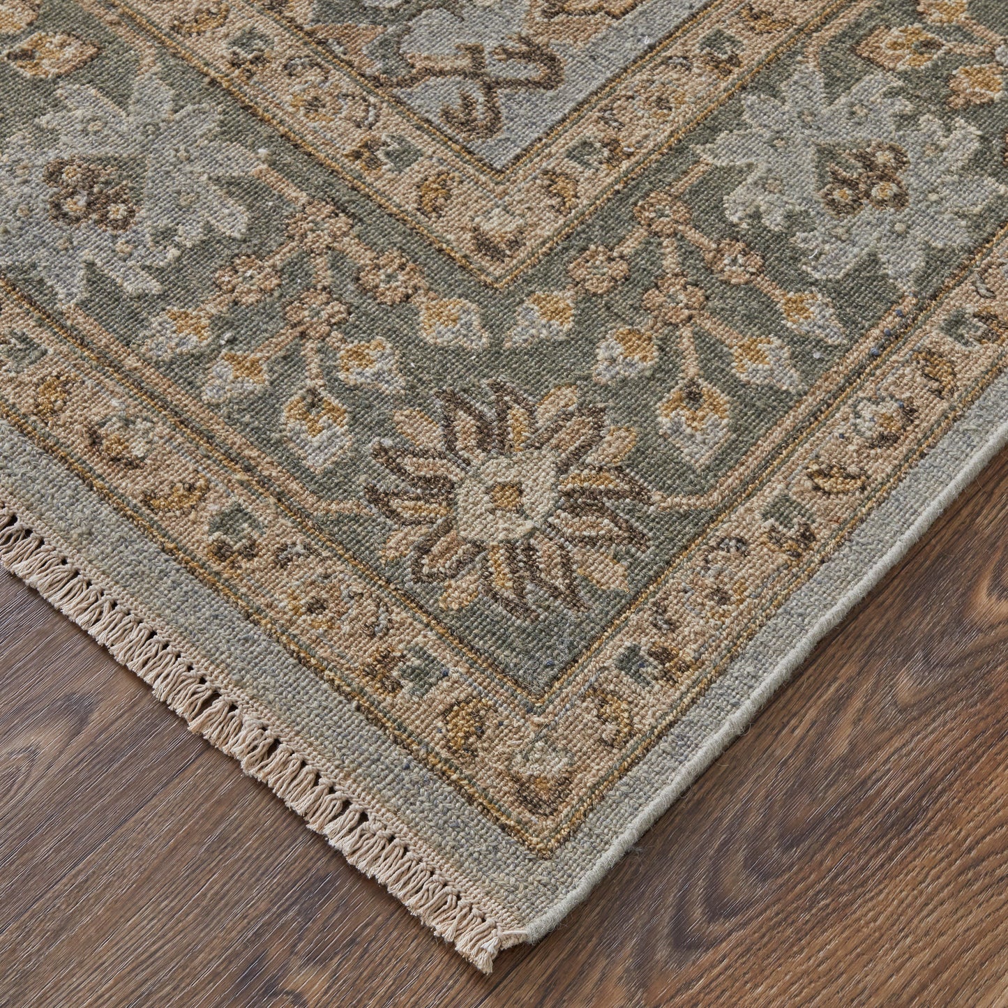 Corbitt Traditional/Classic Blue/Gold/Gray Accent Rug