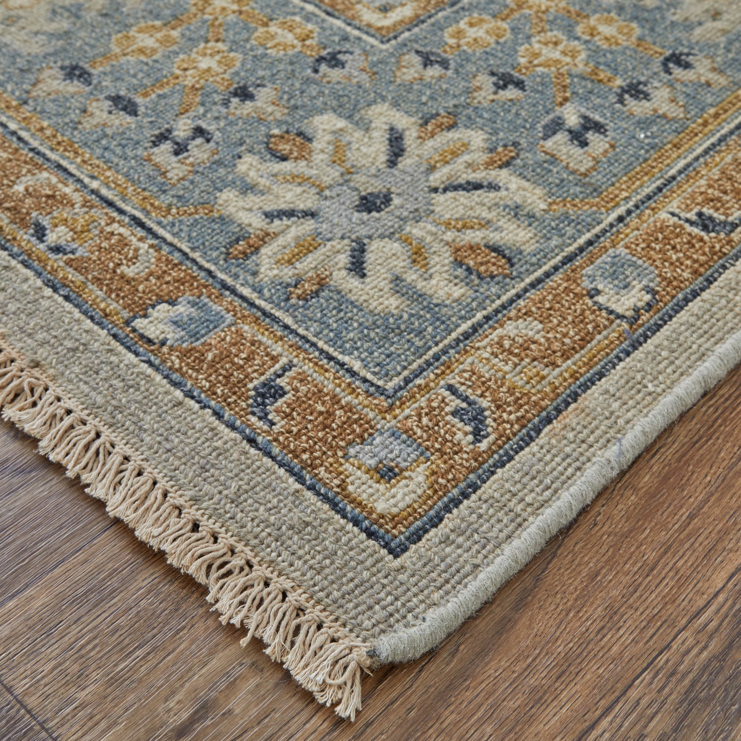 Corbitt Traditional/Classic Blue/Brown/Gray Accent Rug