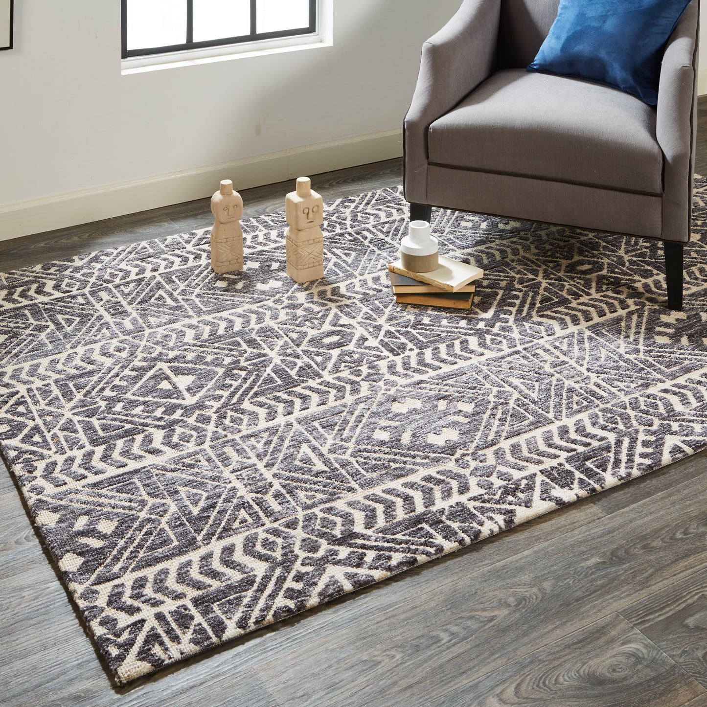 Colton Modern/Cabin & Lodge/Global Gray/Black/Ivory Accent Rug