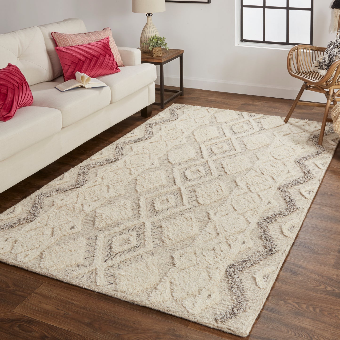 Anica Transitional/Natural/Bohemian & Eclectic Ivory/Taupe/Gray Accent Rug