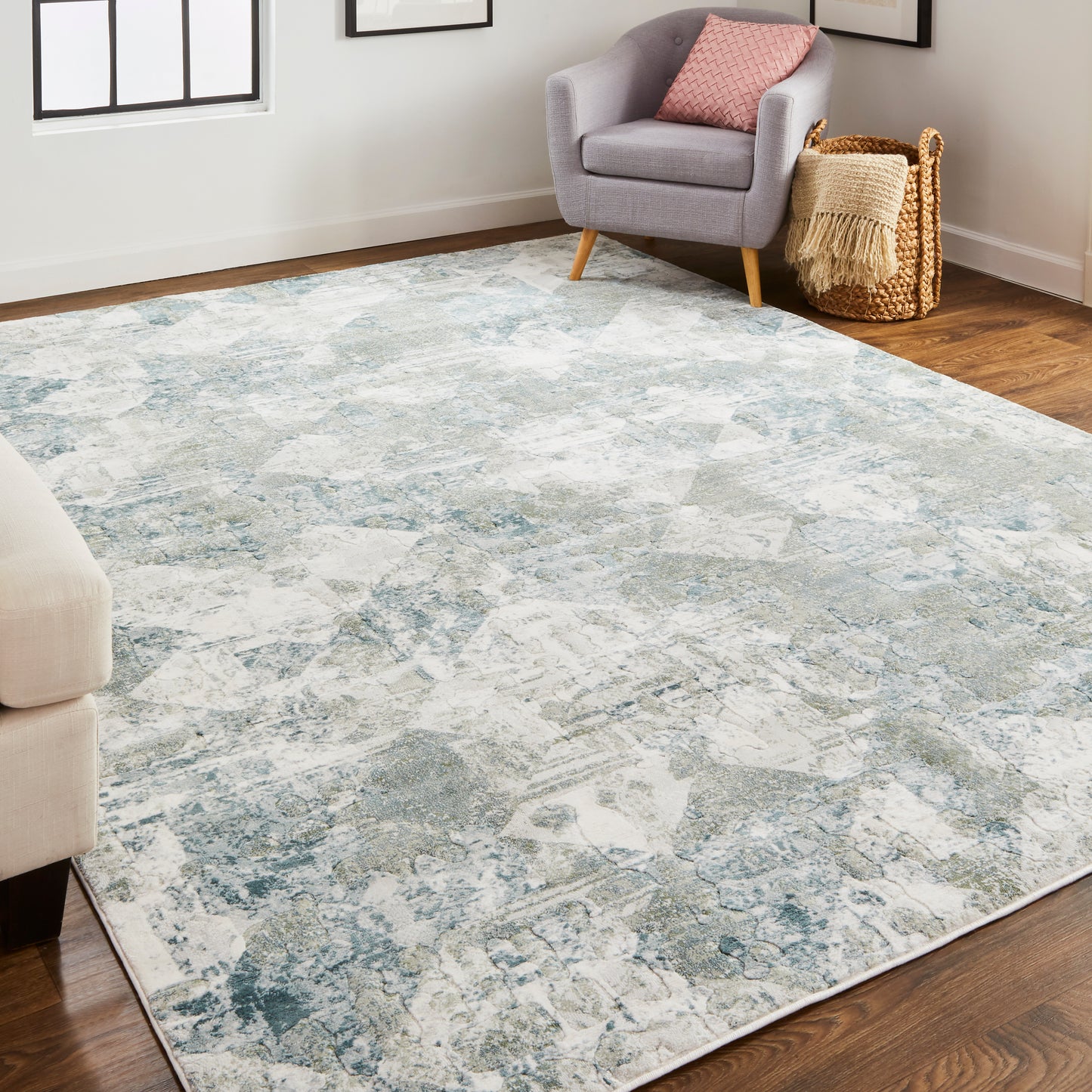 Atwell Transitional/Casual/Rustic Green/Ivory Accent Rug