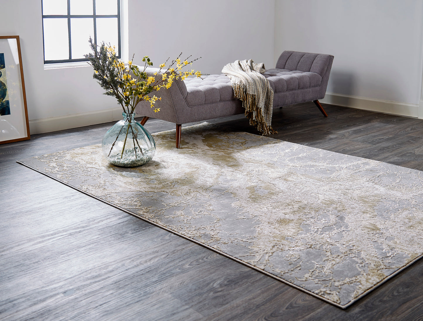 Aura Modern/Industrial/Casual Ivory/Silver/Gold Area Rug