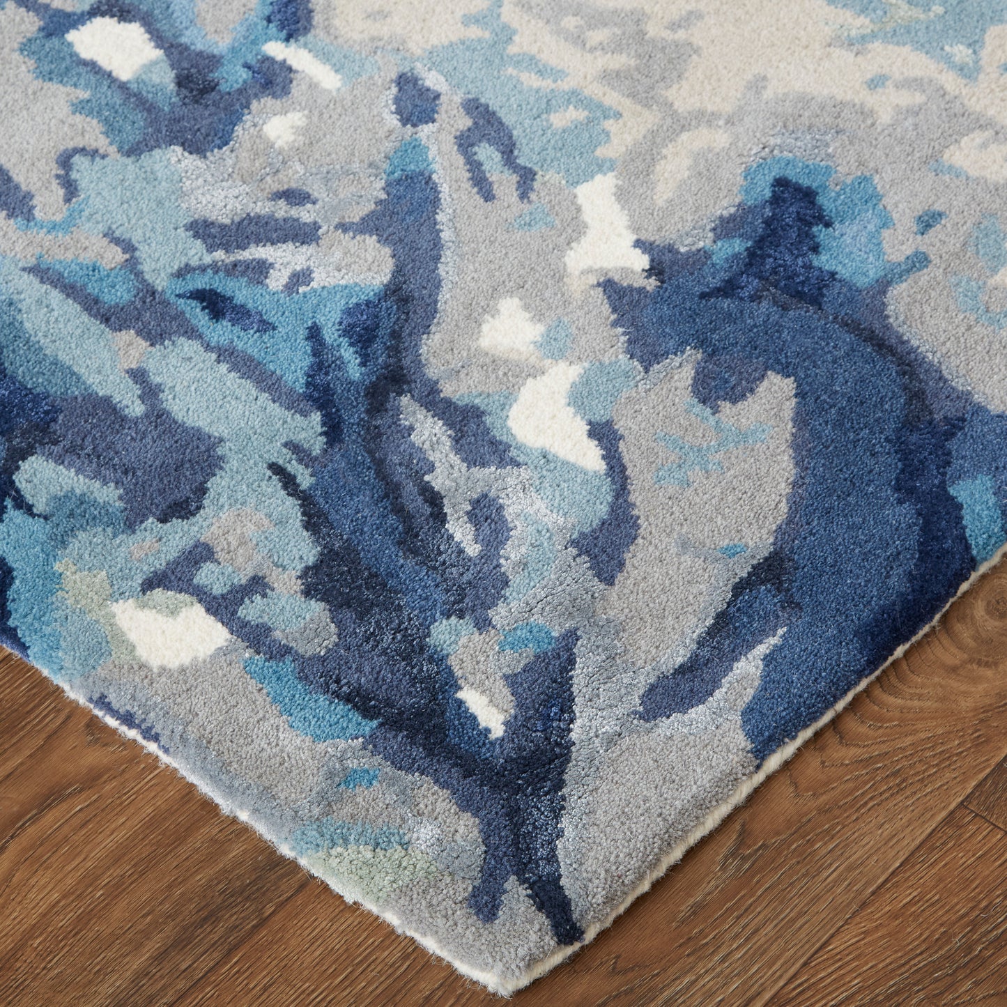 Dafney Transitional/Casual Blue Accent Rug