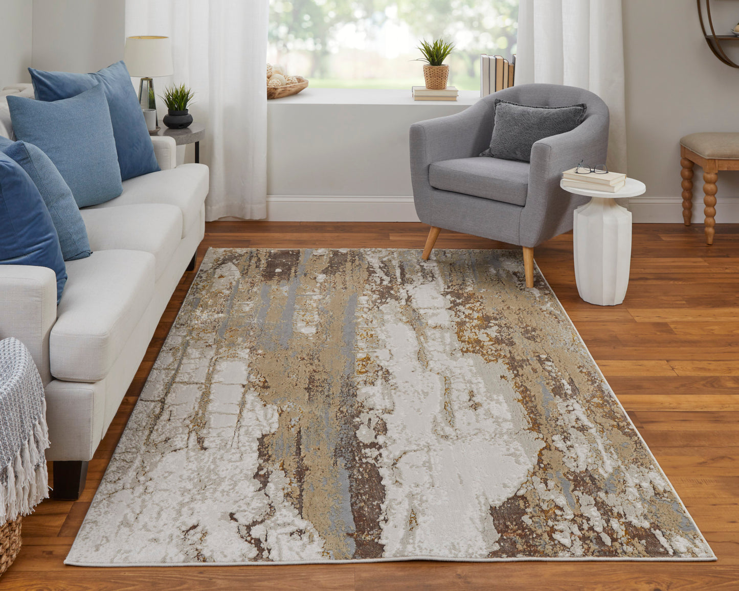 Aura Modern/Casual/Industrial Ivory/Gold/Brown Accent Rug