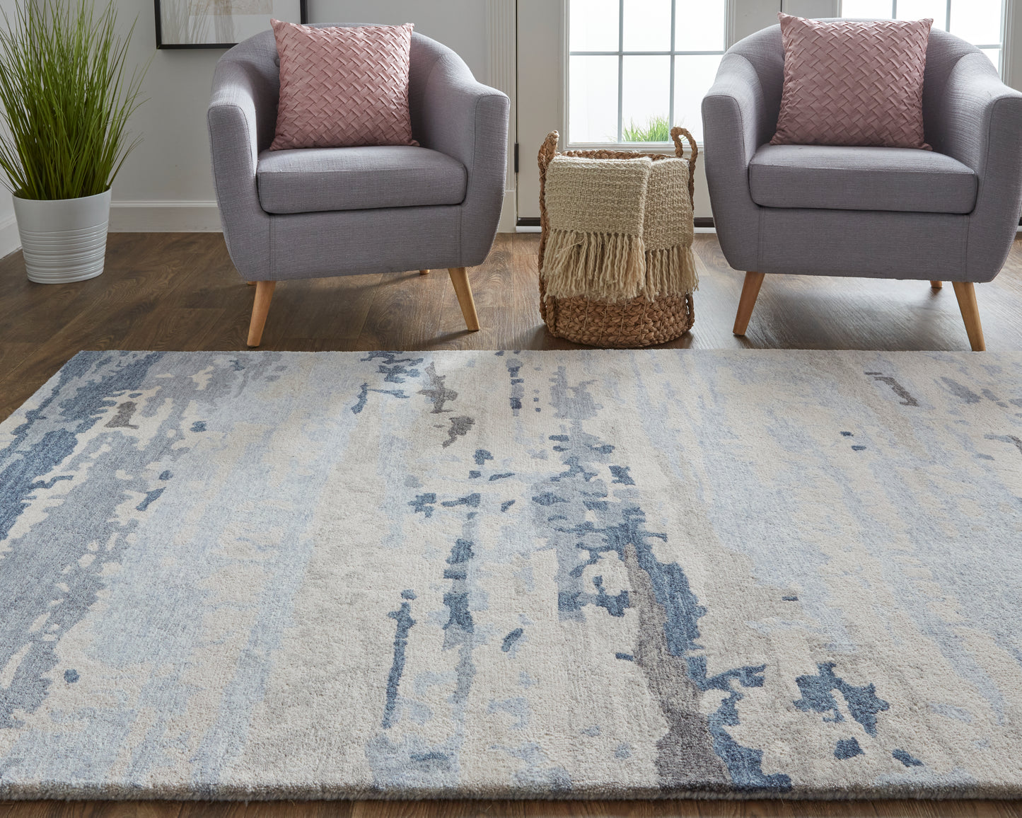 Everley Modern/Casual Blue/Gray/Ivory Accent Rug