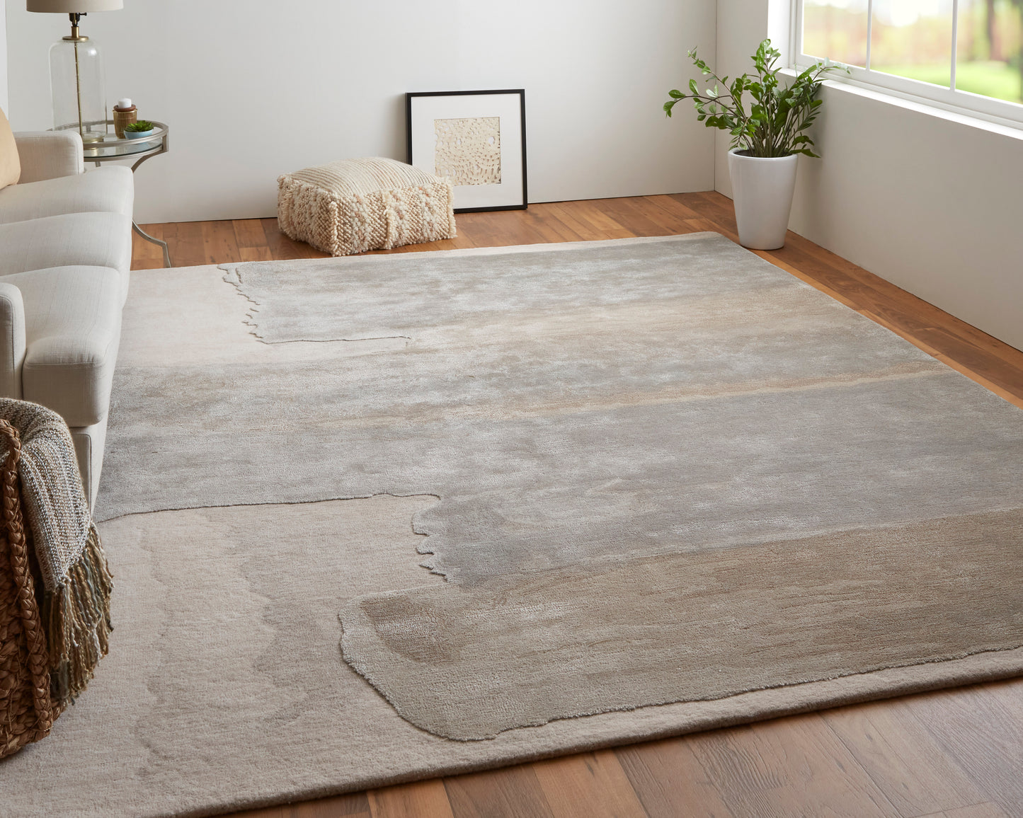 Anya Transitional/Industrial/Casual Ivory/Gray Accent Rug