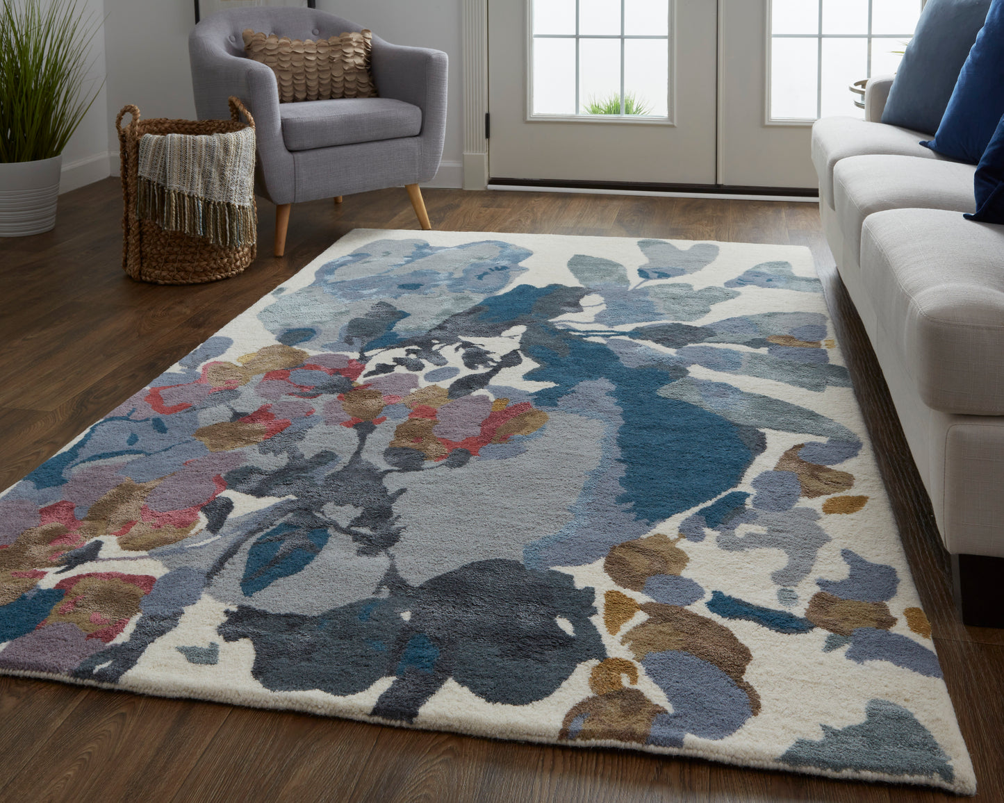 Dafney Transitional/Casual Blue/Gray/Pink Area Rug