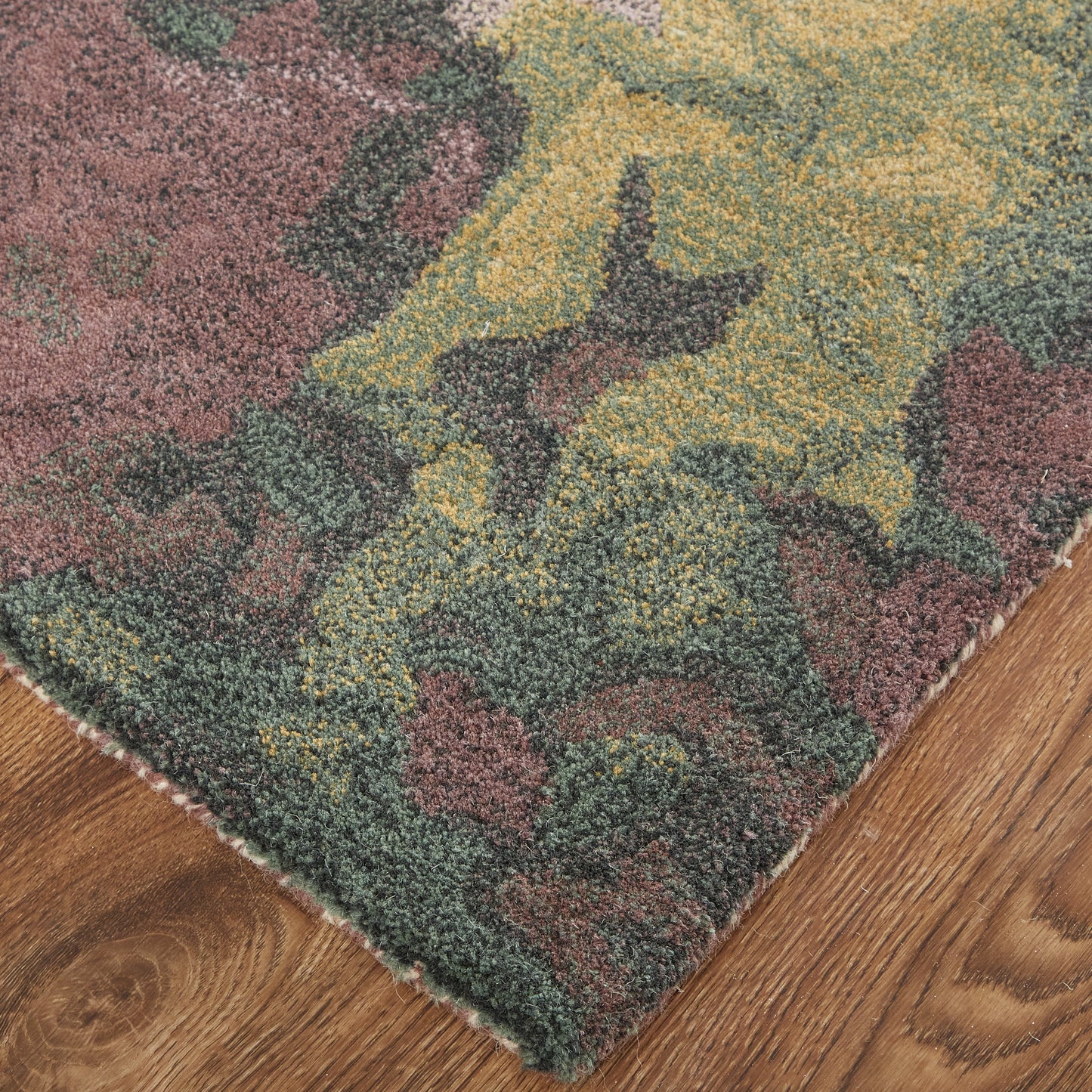 Amira Transitional/Industrial/Casual Gold/Purple/Green Accent Rug