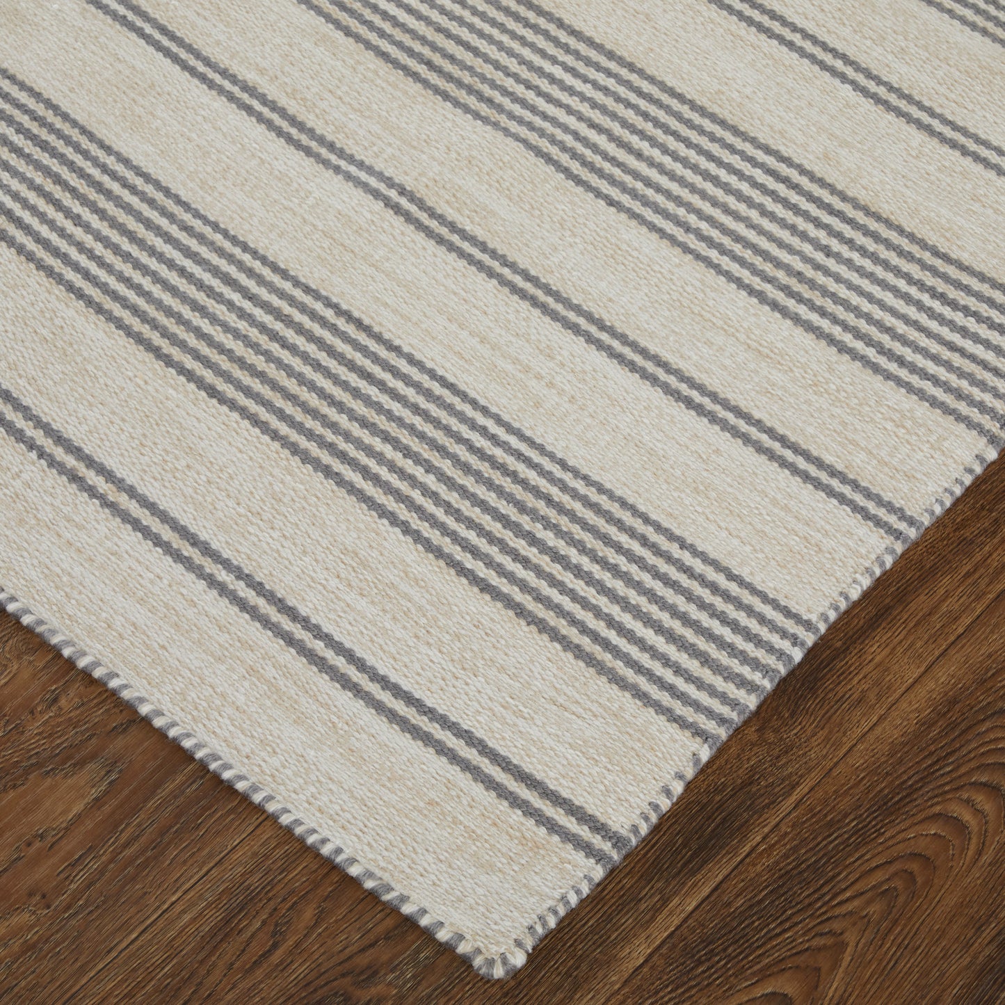 Duprine Transitional/Casual/Nautical & Coastal Gray/Ivory Accent Rug