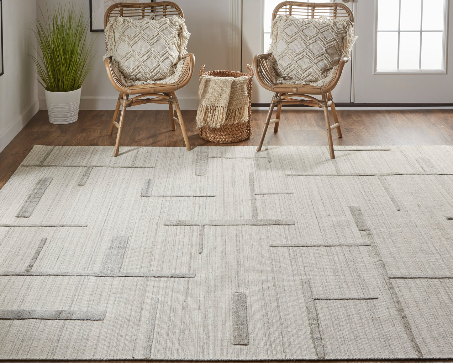 Longridge Modern/Casual/Scandinavian Ivory/Tan Accent Rug  Feizy Rugs Small Parcel,Feizy Rugs,Longridge,Ivory/Tan,2' x 3',Accent Rug,Viscose/Wool,Modern/Casual/Scandinavian,India