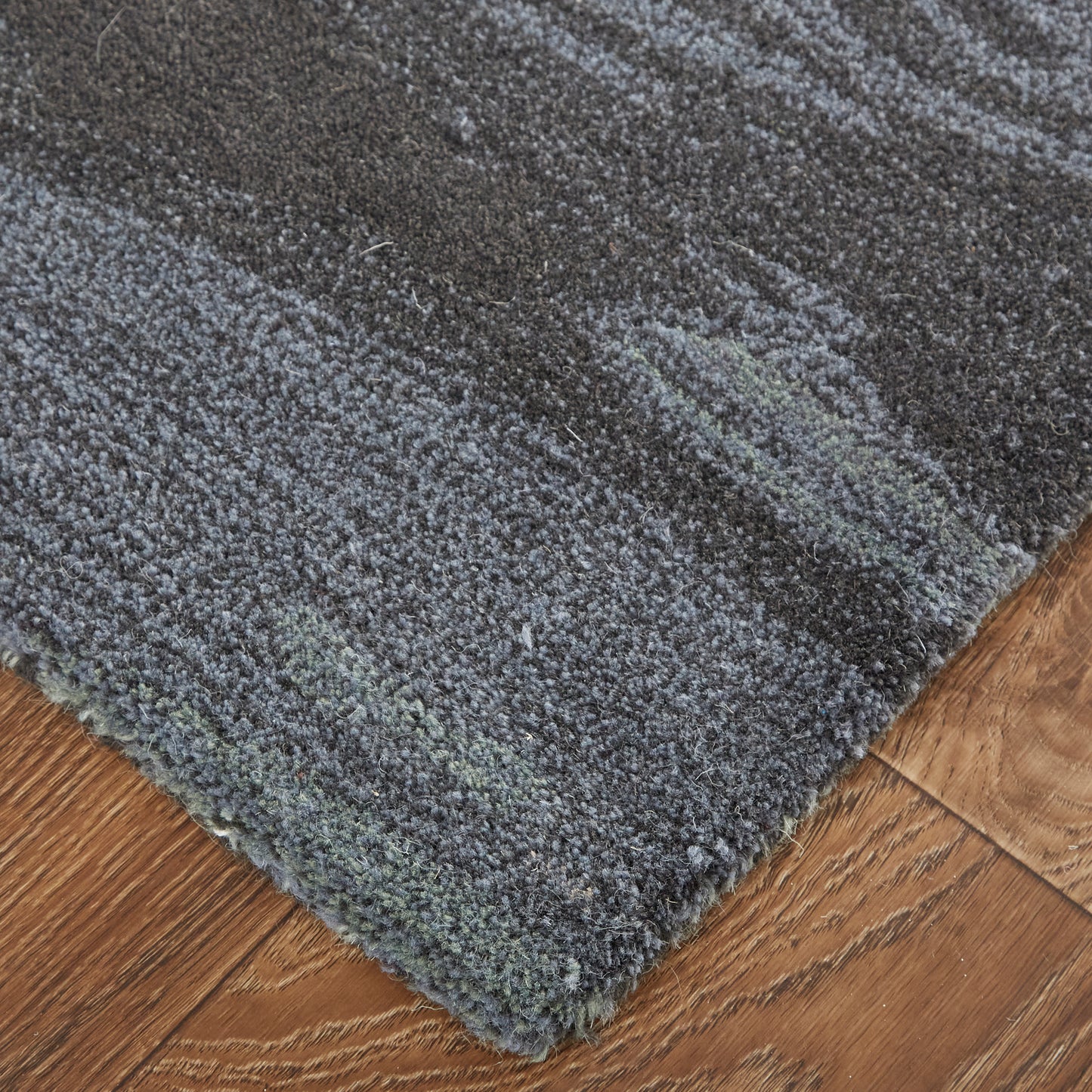 Amira Transitional/Industrial/Casual Green/Blue/Black Accent Rug