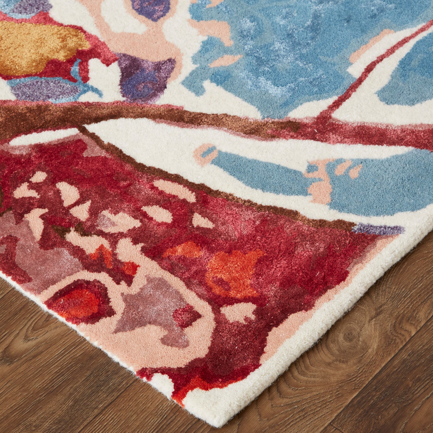 Dafney Transitional/Shabby Chic/Casual Red/Blue/Purple Accent Rug